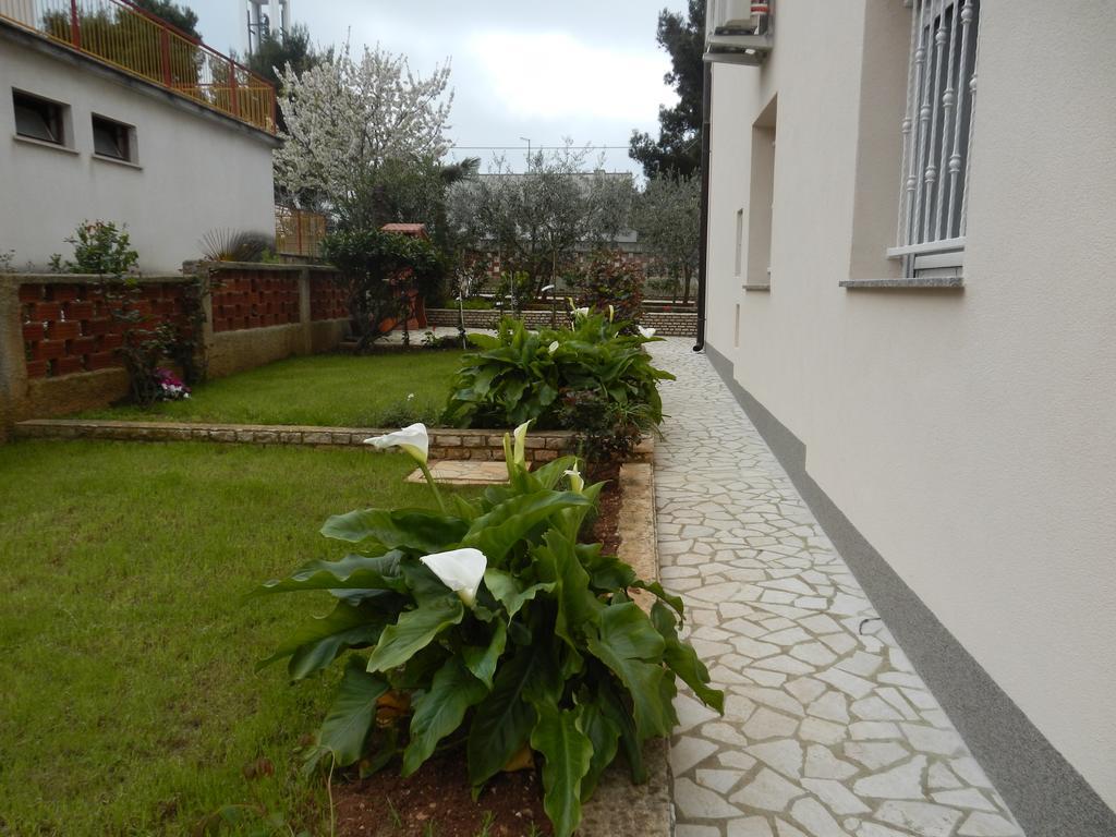 Apartments Hortensia Pula Exterior foto